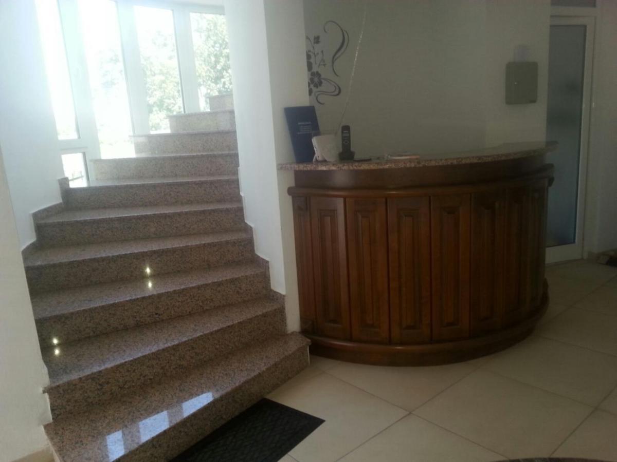 Apartmani Vila Milaris อุลซิน ภายนอก รูปภาพ